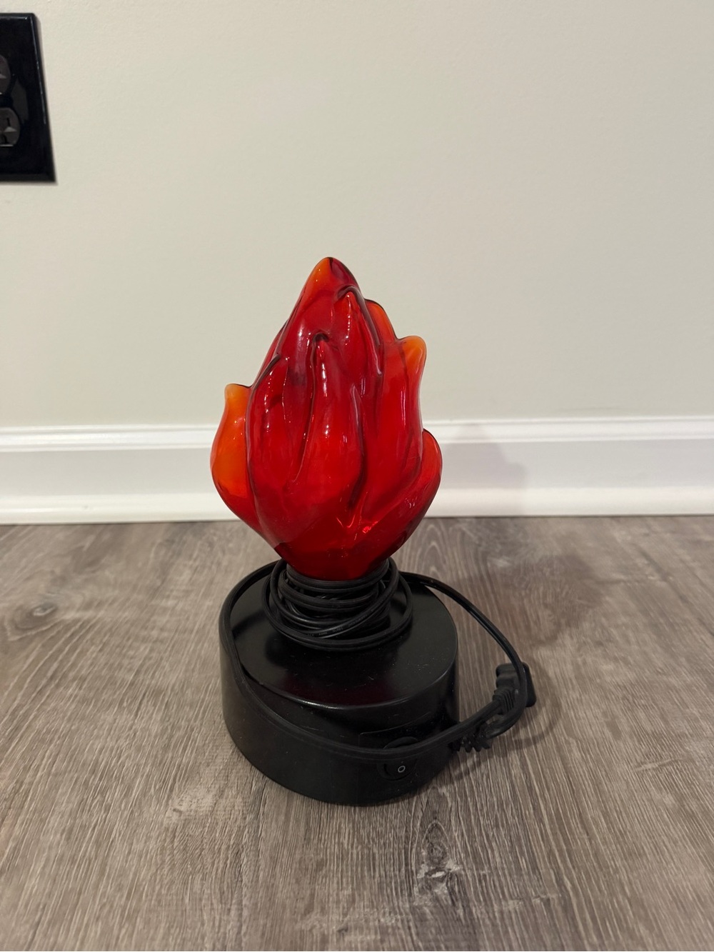 Vintage LumiSource Sculpted Glass Flame Electra Plasma Lamp activated by touch